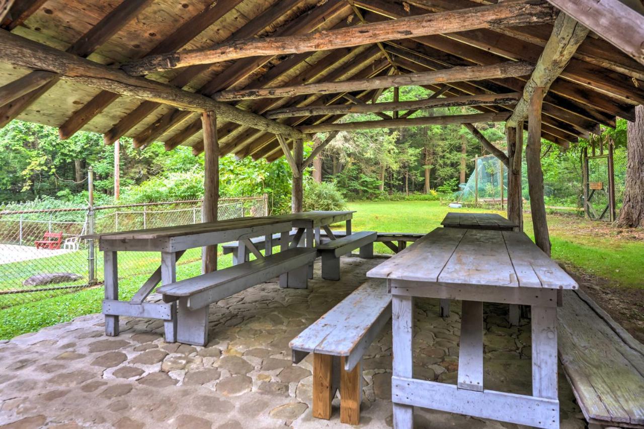 Pet-Friendly Pennsylvania Vacation Rental With Pool! Laughlintown Экстерьер фото